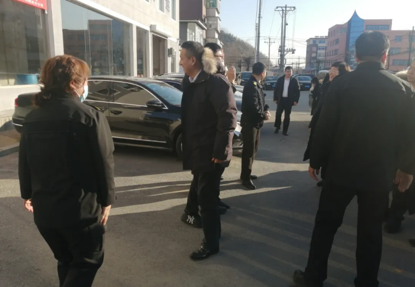 鞍勤集團(tuán)黨委下基層、聽(tīng)民意，助推企業(yè)高質(zhì)量發(fā)展